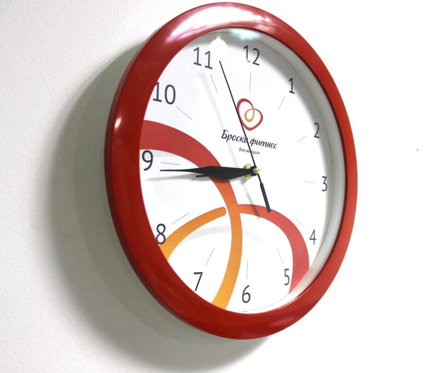 Часы с логотипом для фитнес-центра в Тобольске